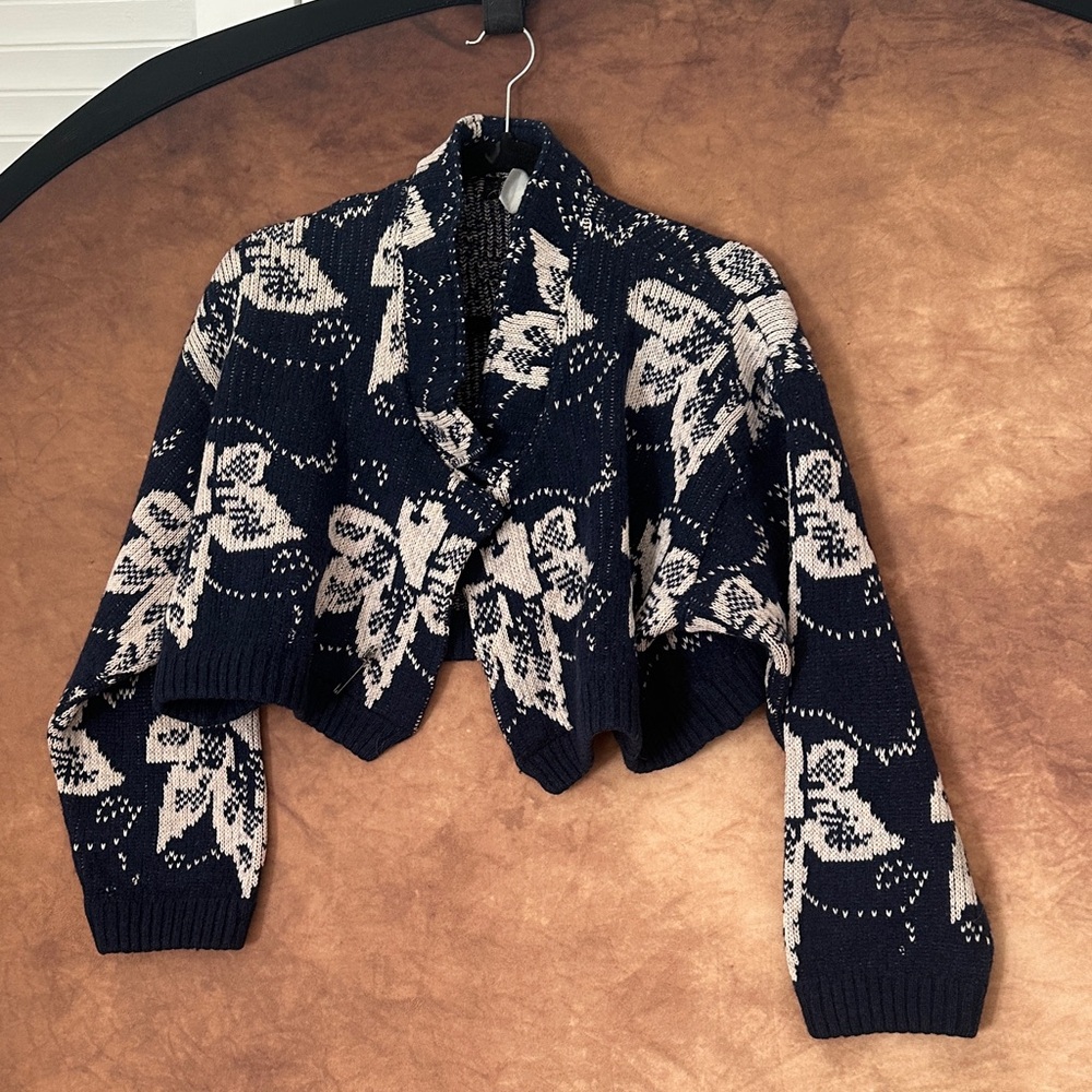 Joseph Tricot Chic Floral Women's Shrug - Navy and Cream Made in Italy Wool Mix
